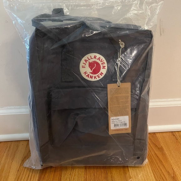 FJALLRAVEN KANJEN Graphite 23510 Backpack - Picture 2 of 9